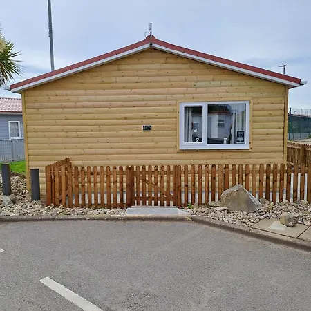 Seaside Chalet Retreat In Bridlington Exterior photo